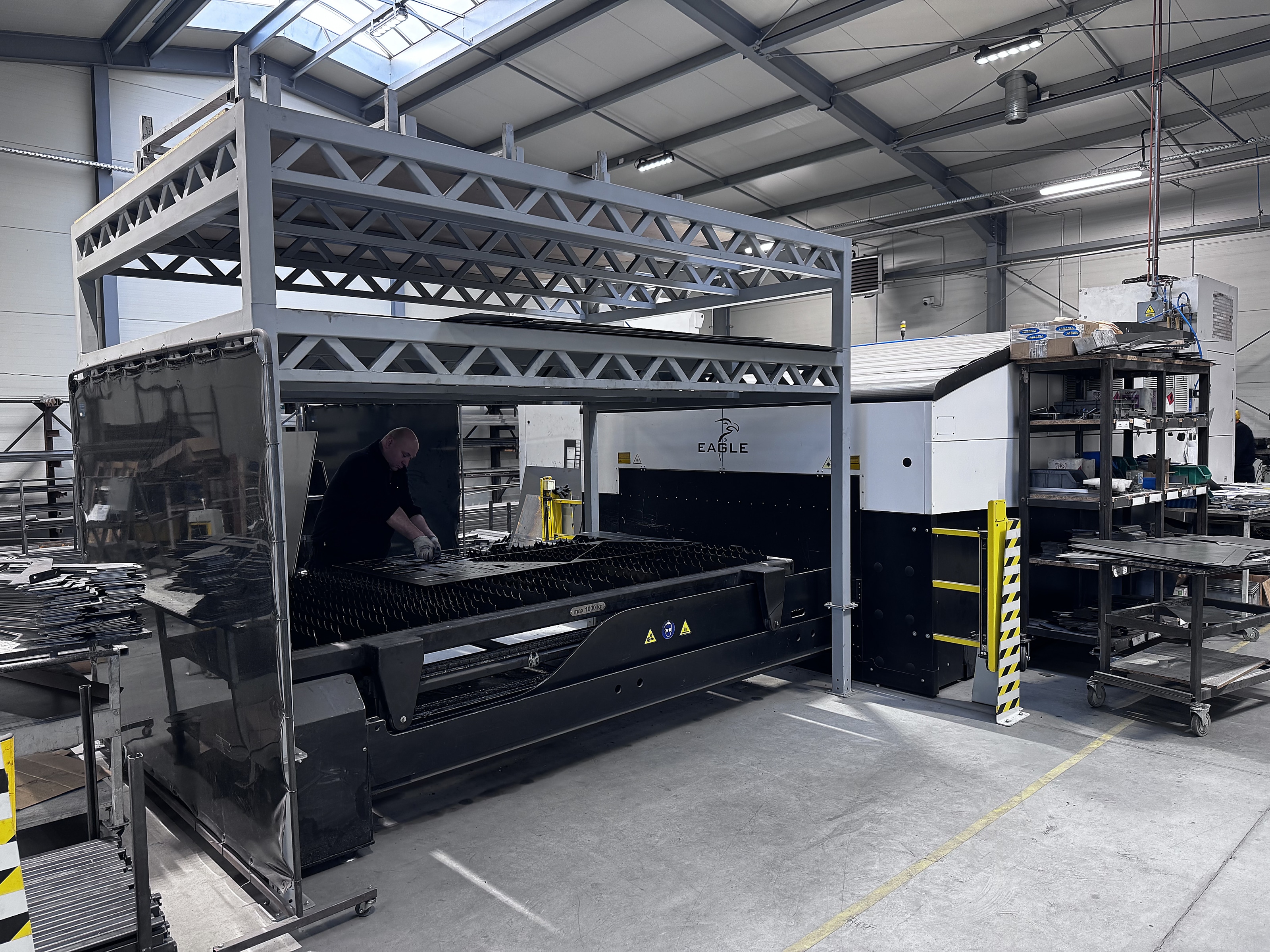Producție Jabama — secția laser CNC Eagle