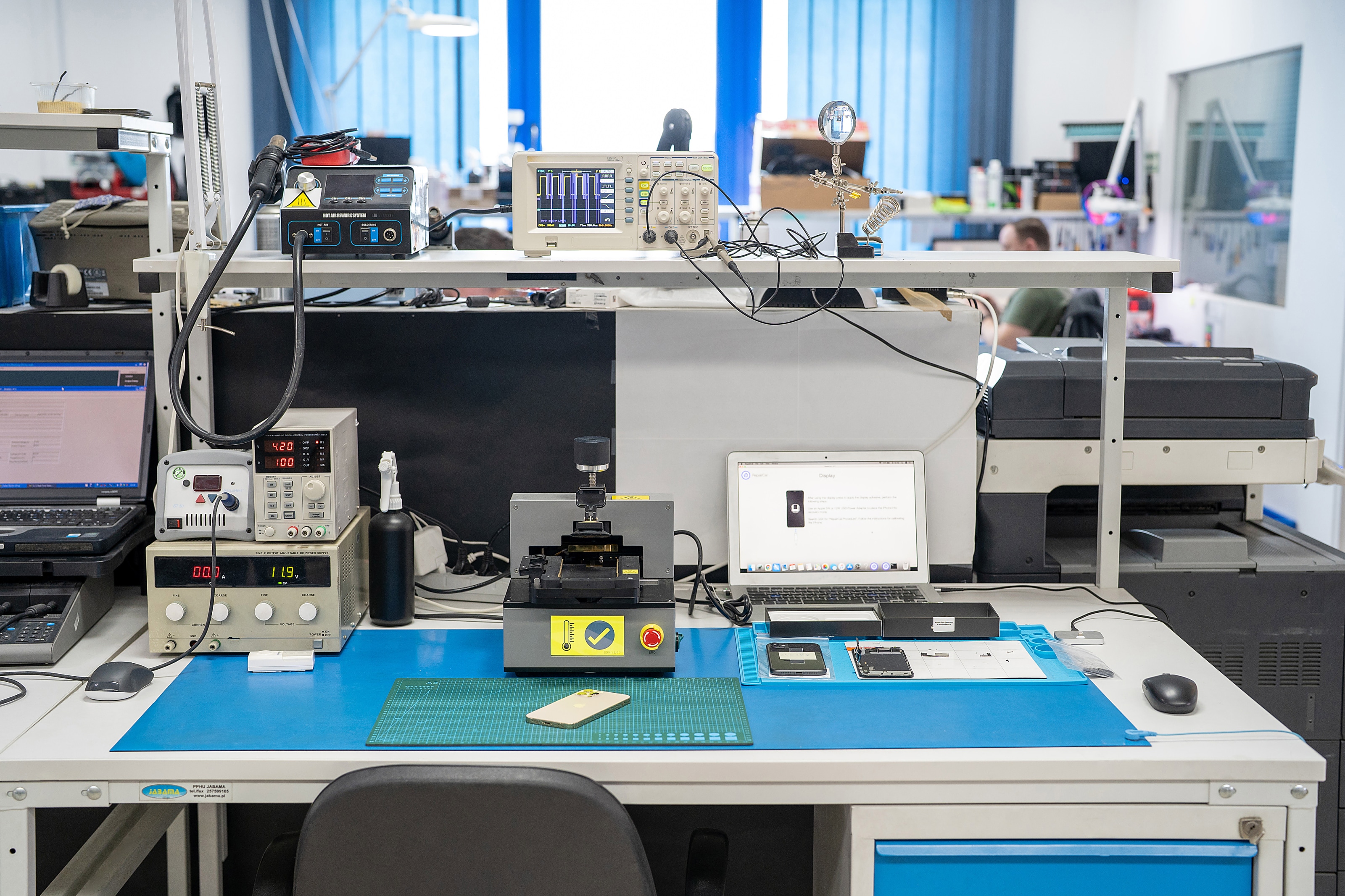 Service desk Jabama pentru reparații electronice